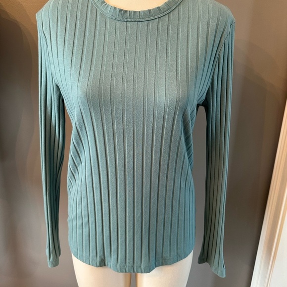 Womens medium shirts/ longsleeve - Picture 4 of 4
